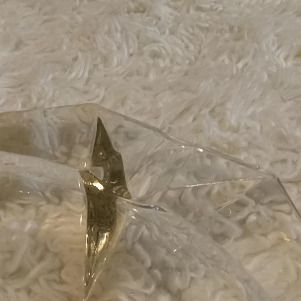 Glass - Picture 3 of 9